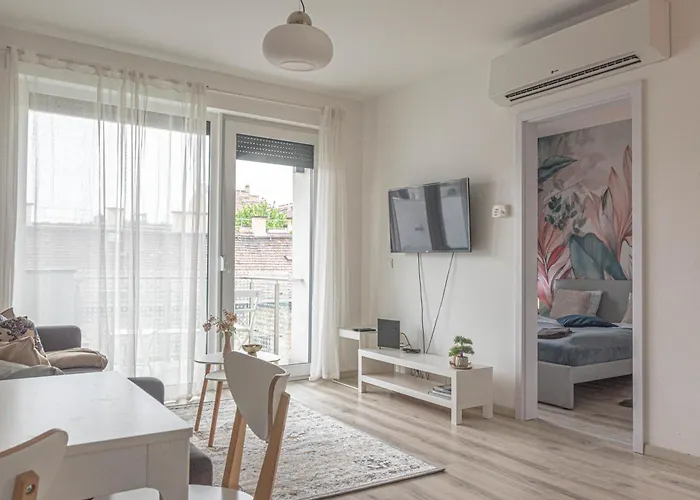 Dob36 Apartment With Free Private Parking And Balcony
