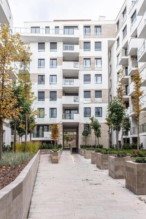 Dob36 With Free Private Parking And Balcony Апартаменти